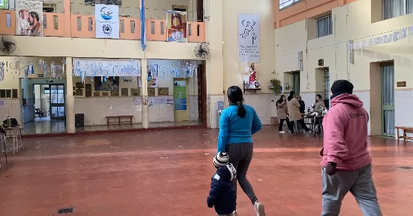 A las cuatro de la tarde había votado la mitad del padrón en el departamento San Lorenzo