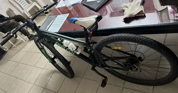 Circulaba en bicicleta y al ver a la policía intentó huir pero fue detenido en San Lorenzo