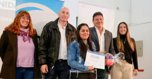 Más sanlorencinos completaron cursos laborales de Costura y Barbería 