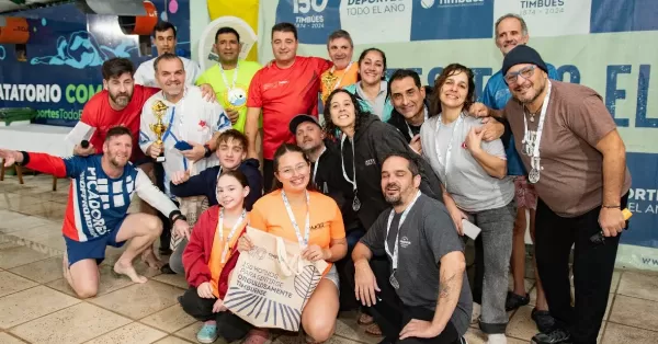 Más de 120 nadadores compitieron en las postas de nado en Timbúes
