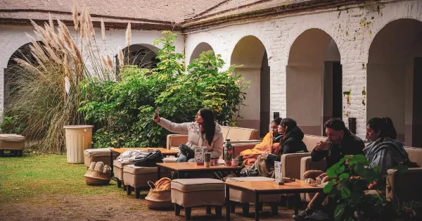 Este sábado habrá un nuevo evento del Café Literario en el patio del Convento de San Lorenzo
