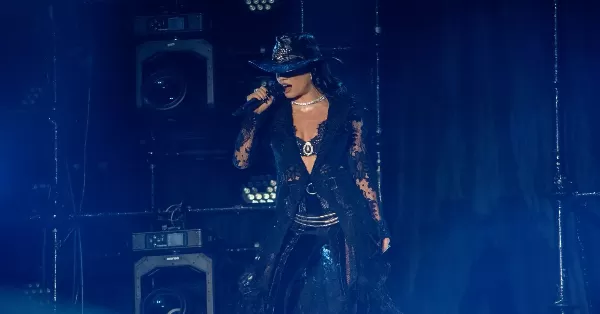 Atendiendo al demonio: Lali presentó su nuevo álbum en Rosario