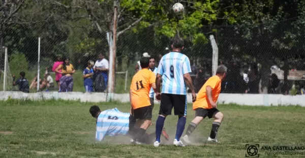 Combate se mantiene firme y la lluvia obligó a suspender partidos en el Senior