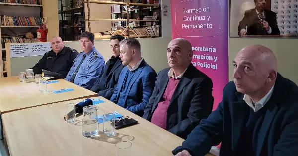 Promueven la inscripción de jóvenes del Departamento San Lorenzo a la Escuela de Policía 