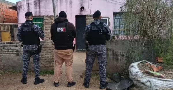 Lo habían expulsado del país, volvió y dirigió una seguidilla de asaltos en el cordón industrial y la región