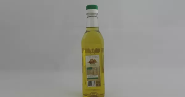 Alerta alimentaria: prohíben la comercialización de una marca de aceite de oliva