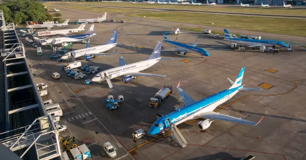 Aerolíneas Argentinas: gremios aeronáuticos anuncian un paro nacional por 24 horas que comienza el viernes y culmina el sábado