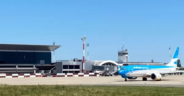 Este viernes despegó el primer vuelo directo Rosario-Punta Cana   