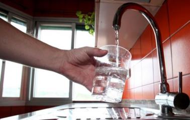 Baja presión de agua en Bermúdez y Baigorria tras la rotura de un caño maestro