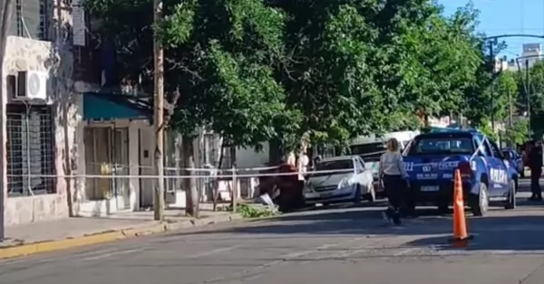 Balearon a un hombre dentro de una barbería en Puerto General San Martín  