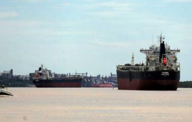 Una huelga provocó serios retrasos en los buques que cargaban  en el Cordón Industrial