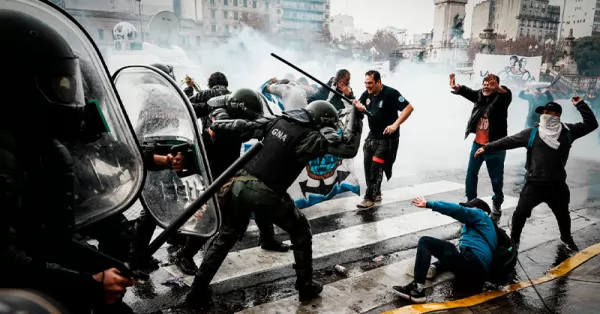 La CGT pidió “la inmediata liberación” de los detenidos tras la manifestación contra la Ley Bases