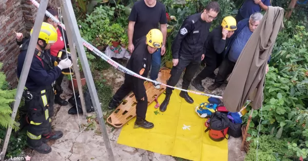 Bomberos rescataron a la mujer que había caído en un pozo de 5 metros en Capitán Bermúdez