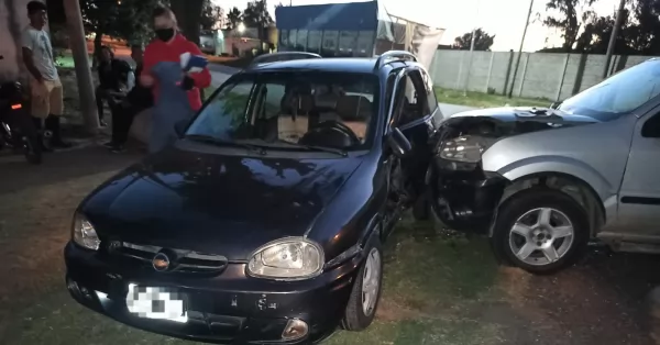 San Lorenzo: adolescente de 15 años al volante chocó contra otro auto