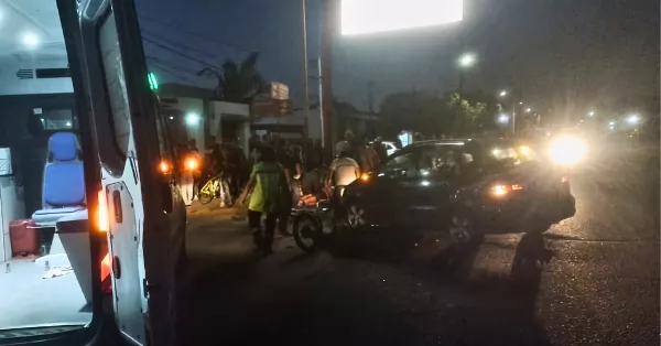 Un herido grave tras un choque entre una moto y un auto en Fray Luis Beltrán  