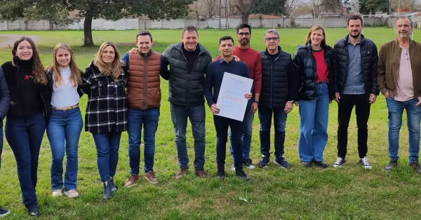 Candidatos de San Lorenzo firmaron un acta de compromiso con las infancias en Anide 