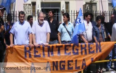 Movilización de Sadop frente al Colegio Santa Rosa de Viterbo