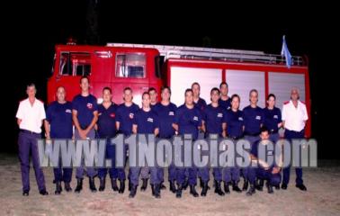 Molinos donó equipos de comunicación a Bomberos Voluntarios de San Lorenzo.