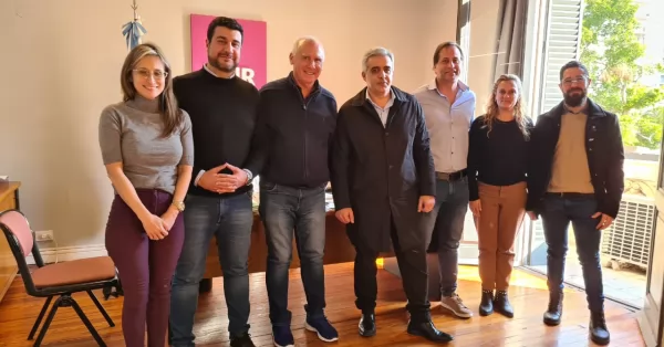 De Grandis asistió a una mesa de trabajo en la UNR para seguir potenciando el Polo Educativo Regional