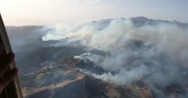 Volvieron los incendios en las islas, esta vez frente a Rosario