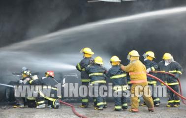 Pérdidas totales en el galpón que se incendió esta tarde