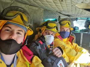 Bomberos Voluntarios de San Lorenzo trabajan en la extinción de incendios en las islas
