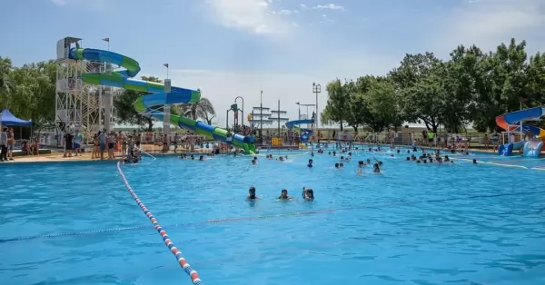 San Lorenzo: Este viernes realizarán una clase gratuita de aqua zumba en el Polideportivo 