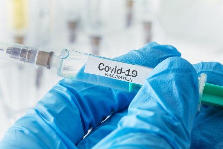 Covishield: El Gobierno autorizó una vacuna producida en India