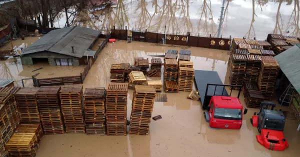 Dos muertos, seis desaparecidos y miles de aislados por las inundaciones en Chile