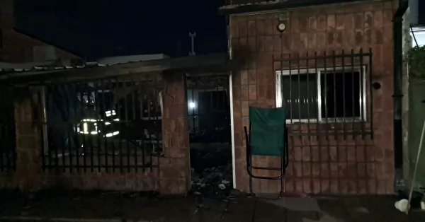 San Lorenzo: Se incendió una vivienda y dos personas resultaron heridas