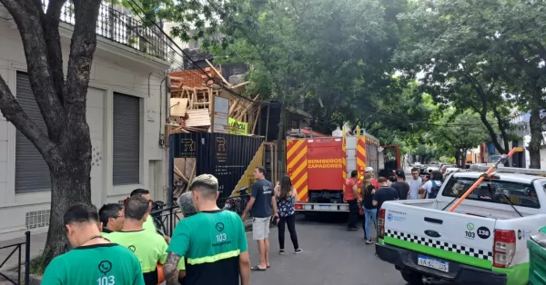 Rosario: Derrumbe en una obra en construcción deja un obrero herido