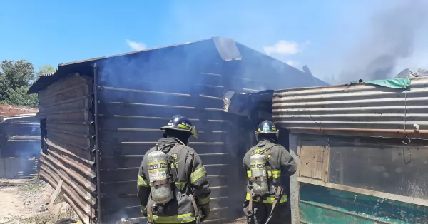 Incendiaron un presunto bunker de drogas en San Lorenzo 