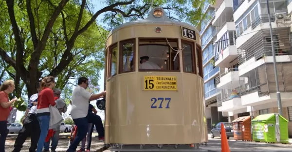 Vuelve a circular el Tranvía Histórico en Rosario por el mes de la Bandera