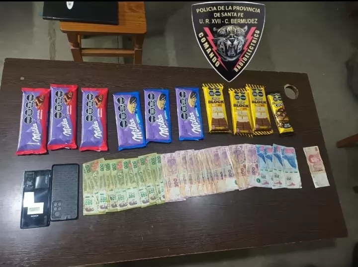  Robo chocolates, un celular y dinero de un supermercado chino y fue detenido