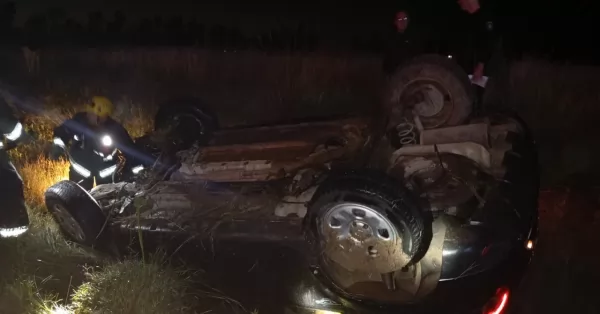 Accidente en Ruta 34: un automóvil despistó y volcó a la altura de Luis Palacios 