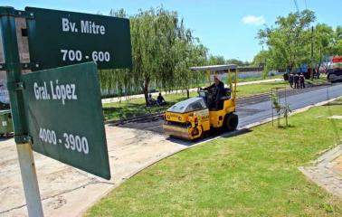 Pavimentaron bulevar Mitre entre San Martín y General López 