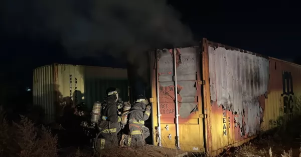 San Lorenzo: se incendió un contenedor marítimo que estaba en un depósito