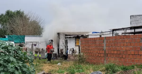 Un incendio dañó dos casas en Barrio Norte