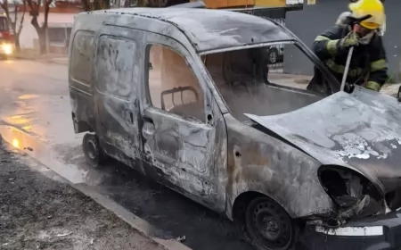 Bermúdez: Escuchó una explosión y cuando salió vio su auto en llamas