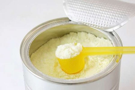 La ANMAT prohibió la comercialización de leche en polvo y suplementos dietarios