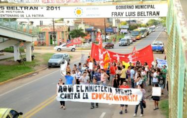 ISP22: Los alumnos se movilizaron y cortaron la ruta 11