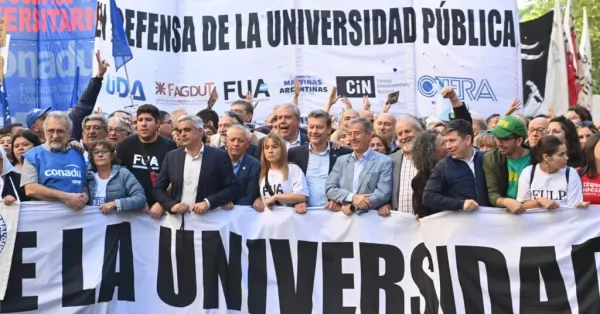 Multitudinaria marcha a Plaza de Mayo en defensa de la universidad pública y la educación