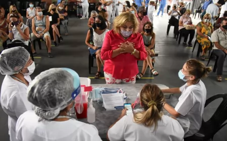 Comenzó la vacunación a los primeros docentes en Rosario