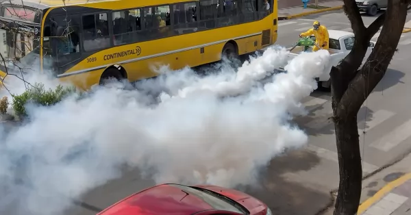 A dar vuelta los cacharros: San Lorenzo fumiga la ciudad y busca la participación en el descacharreo