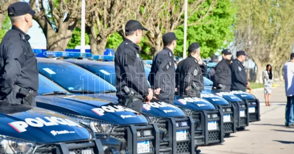 La Provincia entregó móviles policiales para el patrullaje en el departamento San Lorenzo