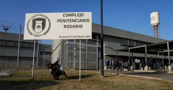 Imputaron a tres presas por prender fuego a otra reclusa en una cárcel de Rosario 