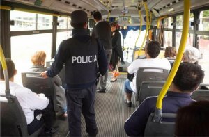 Traferri pide aumentar la cantidad de policías que viajen gratis en colectivos