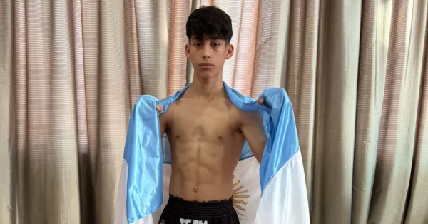 Alex Barreto se consagró bicampeón mundial de kickboxing en España