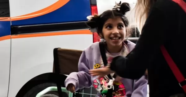 Bermúdez: la escuela especial 2059 consiguió una bicicleta tricargo para una nena con parálisis cerebral 