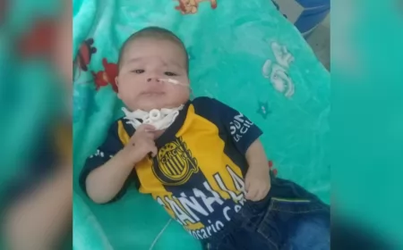 Buscan ayuda para un bebé internado por COVID y su mamá de Bermúdez